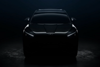 MGの小型SUV『HS』、鋭いヘッドライトが見えた 実車はグッドウッド2024で初公開へ 画像