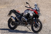 BMW史上最強の2気筒ボクサー搭載、『R 1300 GSアドベンチャー』新型発表 画像