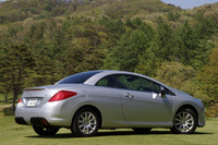 【プジョー 308CC 日本発表】車内の快適性も向上 画像