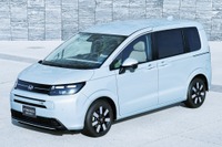 【ホンダ フリード vs トヨタ シエンタ】スペック比較…人気のミニバン、ガソリンモデルの違いは? 画像