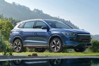 BYDの新型SUV『SONG PRO』は航続1100kmの「スーパーハイブリッド」 ブラジル生産第一号 画像