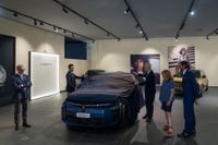 ランチア『イプシロン』新型、限定車から納車開始、新ディーラーには高級家具も 画像