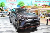 ダイハツの小型3列SUV『テリオス』をカスタム、グレーに赤いアクセントが映える 画像