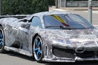 車名候補は6つも!? フェラーリの新型ハイパーカー、量産型デザインのプロトタイプあらわる 画像