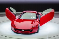 マツダの次世代スポーツカーはロータリーエンジンで後輪を… 画像