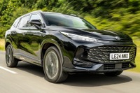 MGの新型コンパクトSUV『HS』、新写真を公開…PHEVも用意 画像