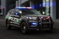 全米最多の警察車両、2025年モデルに進化…フォード『ポリス・インターセプター』はハイブリッド標準 画像