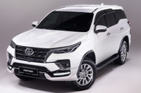 トヨタのSUV『フォーチュナー』に「GRボディキット」新設定 画像
