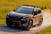 日産エクストレイルの米国版『ローグ』、冒険心をくすぐる新グレード「Rock Creek」登場 画像