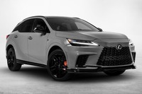 レクサス RX、2025年モデルに「ブラックライン」、オレンジキャリパーに黒アクセントが光る 画像