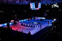 世界初の「フルLEDビデオフロア」BMWパークに常設、ゲーム中にもグラフィックを表示可能 画像