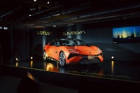 ロータス初の電動ハイパーGT『エメヤ』日本初公開…4シーター5ドアクーペ 画像