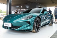 MGは2台の新型スポーツカーが主役、英「サロン・プリヴェ2024」で100周年を祝福 画像