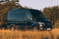 新型『スプリンター』は理想的なベース車両? メルセデスの新キャンピングカーが初公開 画像
