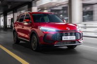 MG、新型ハイブリッドSUV「ZS Hybrid+」発表…燃費20km/リットル 画像