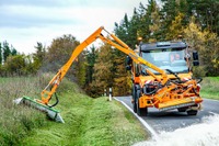 メルセデスベンツの万能車『ウニモグ』、最新の安全技術搭載しアップデート 画像