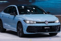 VW『パサート』新型、中国向けのロングバージョン「Pro」は全長5m超え 画像