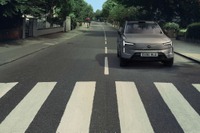 ボルボとビートルズの意外な関係? 『EX90』に世界初の「アビー・ロード・スタジオモード」搭載 画像