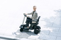 WHILL社、新型スクーター『モデルR』発表…国内最小クラスの小回り 画像