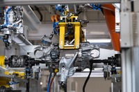 BMW、次世代EV「ノイエ・クラッセ」準備完了? 第6世代モーターの試験生産を開始 画像