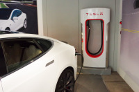 テスラの急速充電「スーパーチャージャー」、日本導入10周年…120か所598基に拡大 画像