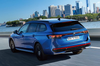VW『パサート』新型を予約開始、524万8000円から 「ティグアン」「ゴルフ」も同時解禁 画像