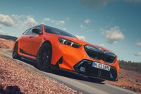 ［15秒でわかる］BMW『M5ツーリング』新型…Mパフォーマンスパーツ追加 画像