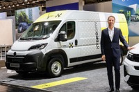 オペル、燃料電池バン『モバノ・ハイドロジェン』発表、水素×プラグインで航続500km 画像