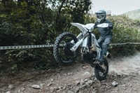 ハスクバーナ、新型エンデューロマシン『TE 300 Pro』と『FE 350 Pro』発表 画像