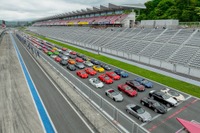 愛車で富士スピードウェイを走る「CORNES DAY 2024」11月4日開催、復興支援ブースも 画像