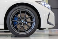 100台限定のBMW『3シリーズ』、Mパフォーマンスパーツ奢ったブラジル工場10周年記念モデル 画像