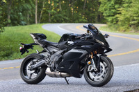 ［15秒でわかる］ヤマハ『YZF-R9』…ウイングレットやKYB製サスペンションを採用 画像