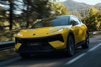 ロータスの603馬力電動SUV『エレトレ』がタクシーに、ウーバーが英国ライドシェアに限定導入 画像