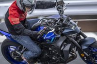 【ヤマハ MT-09 試乗】“アウトロー”がスポーツバイクの王道に則った進化を遂げた…伊丹孝裕 画像
