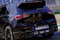 VW ゴルフ 史上最強の『ゴルフR』が爆誕! 迫力の「ブラックエディション」も 画像