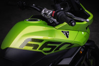 「くっそかっこいいやん!」トライアンフの新型ミドルアドベンチャー登場にSNSは好感触 画像