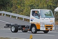 ディーゼルトラックをEVへ改造、国内初の量産予定車が完成 ヤマトモビリティが発表 画像