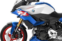 BMWの中型ロングツーリングスポーツ『F 900 XR』が大胆マイチェン、3kgの軽量化を達成 画像