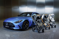 メルセデスベンツ、新型ベビーカー「パフォーマンス」モデル発表…簡単に子どもを固定できる新機能も 画像