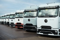 ドイツ物流業界に新風、メルセデスベンツの新型電気トラック『eアクトロス 600』が納車開始 画像