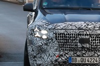 二段重ねの星が光る...メルセデスの最高級SUV『マイバッハGLS』改良新型は派手! 画像