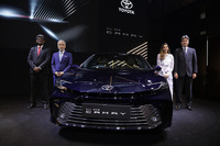 トヨタ『カムリ』新型、インドで発表 第5世代ハイブリッド搭載 画像