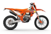 KTM、特別装備の2025年モデル『EXCチャンピオンエディション』シリーズ3機種を発表、153万4000円より 画像