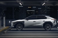 トヨタ『bZ4X』、最大6000ドル価格引き下げ…EV初の「ナイトシェード」も設定 画像
