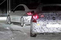 流線型くっきりと…メルセデスベンツ『CLA』次期型、カモフラージュ脱ぐ! 画像
