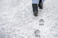 今冬一番の寒波襲来、平地でも警報級大雪、立ち往生など交通障害の恐れ［新聞ウォッチ］ 画像