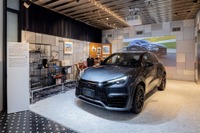 「INTERSECT BY LEXUS TOKYO」、小さな高級車『LBX MORIZO RR』展示開始 画像
