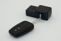 スマホから遠隔でキー開閉可能、ヨコオ最小の第3世代車載器初公開へ…オートモーティブワールド2025 画像