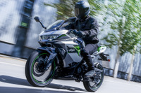 原付2種クラスで400cc相当のパワー! カワサキ初の電動バイク『Ninja e-1』『Z e-1』3月発売へ、106万7000円から 画像