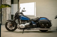 本格ツーリングバイクの魅力増、BMW『R18クラシック』、2025年モデルでフロントが19インチに 画像